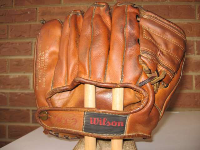 Hank Sauer Wilson A2940 Back